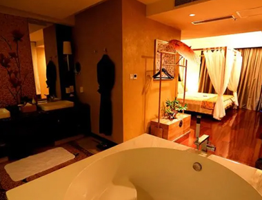 广州番禺养生会所的黄昏恋：当爱情遇上八十岁